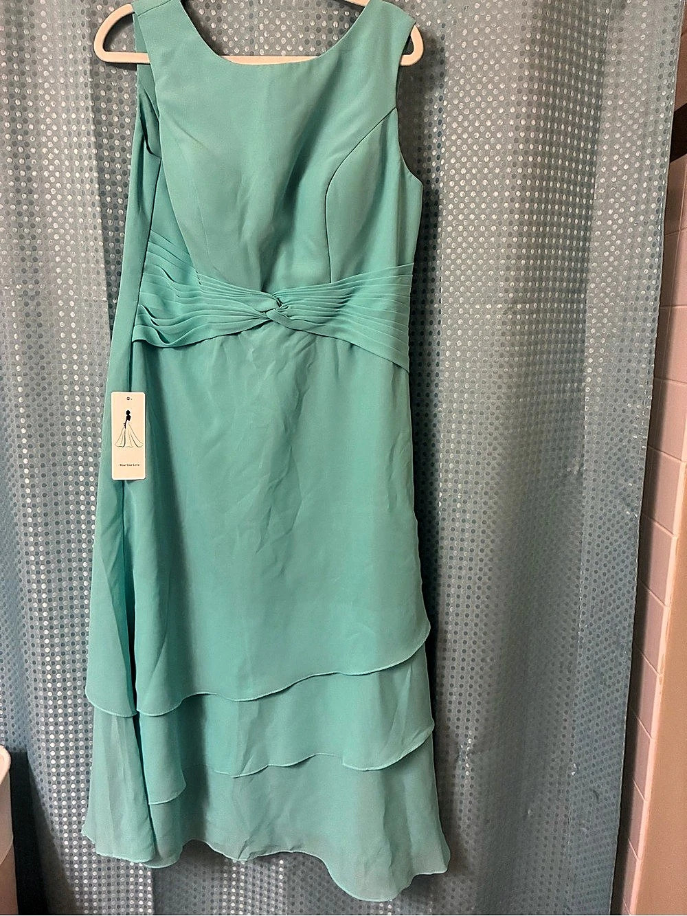Sleeveless Layered Dress in Green